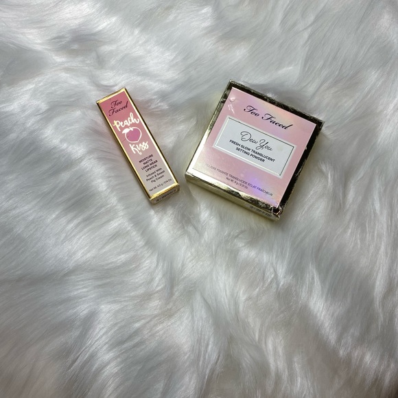 Too Faced Lipstick and Setting Powder set - Picture 7 of 7
